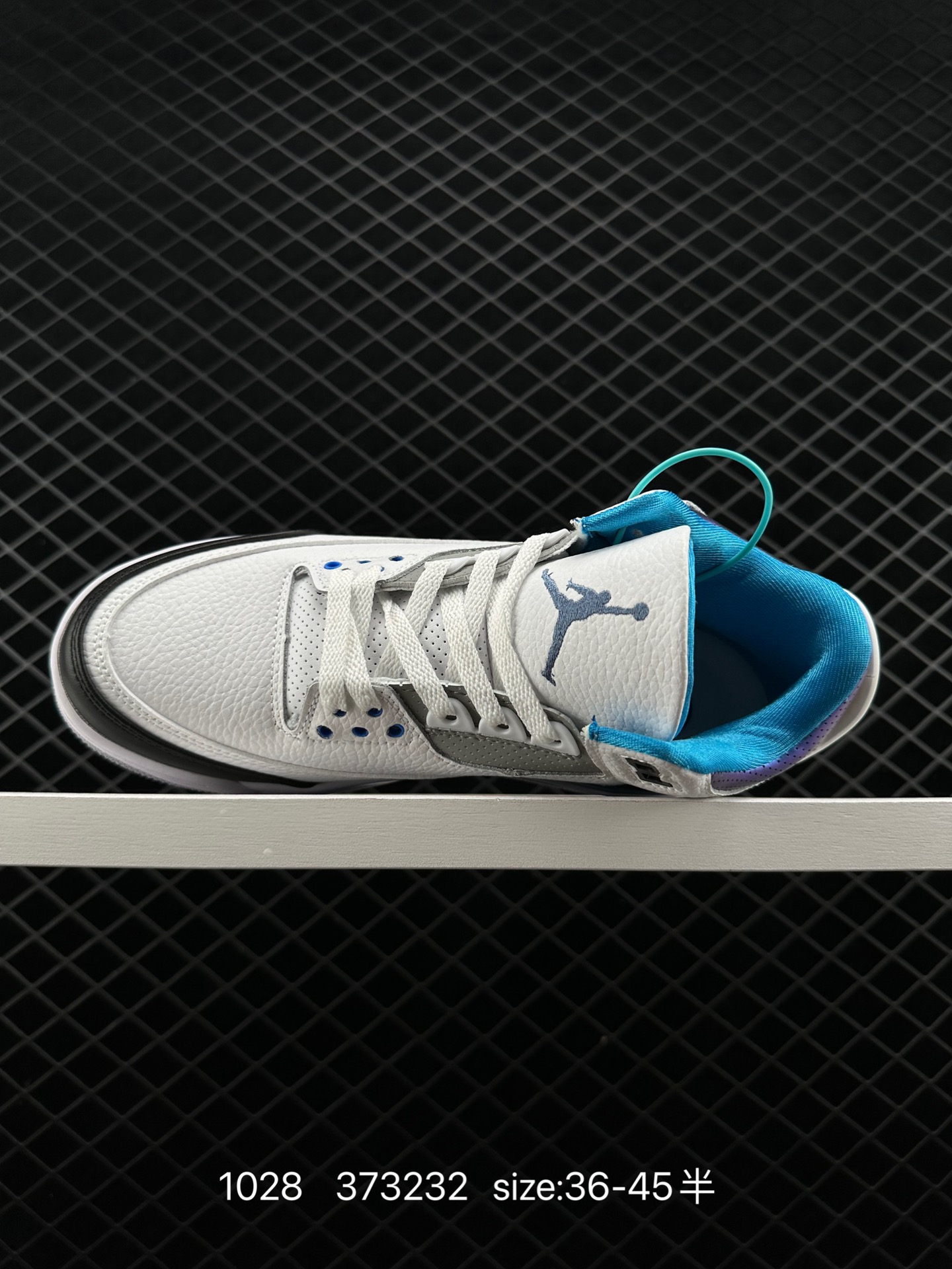 Air Jordan 3 Retro ”Hide and Sneak“